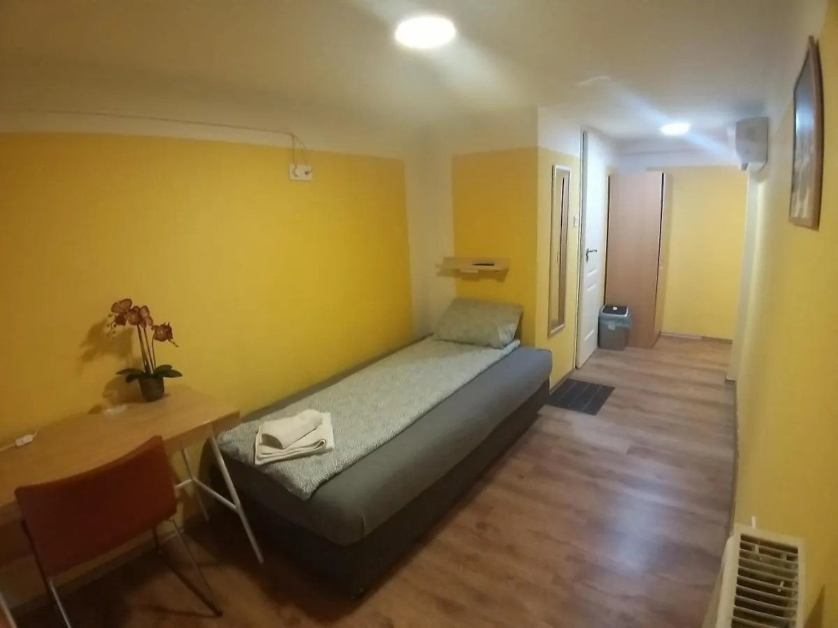 Deniz Guesthouse Будапешт Гостевой дом